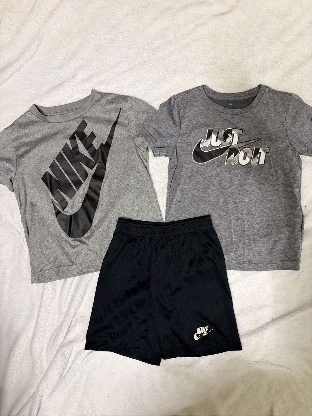 Nike Kids Gray Graphic Tees & Black Athletic Shorts Set